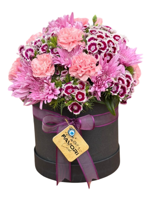 Kutuda Mevsim Çiçeği Aranjmanı