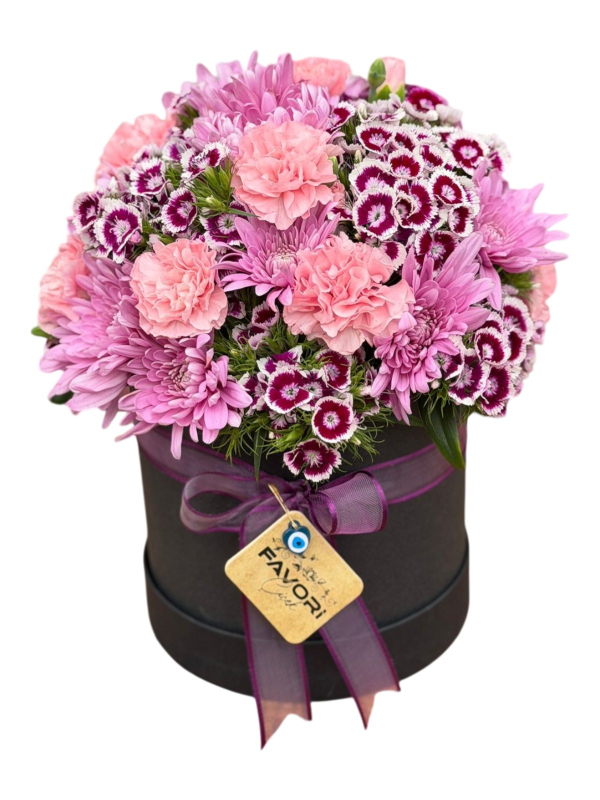 Kutuda Mevsim Çiçeği Aranjmanı